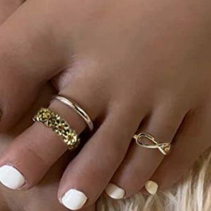 $10/$5 til 12amCCO SALE Gold Infinity Adjustable Toe Ring